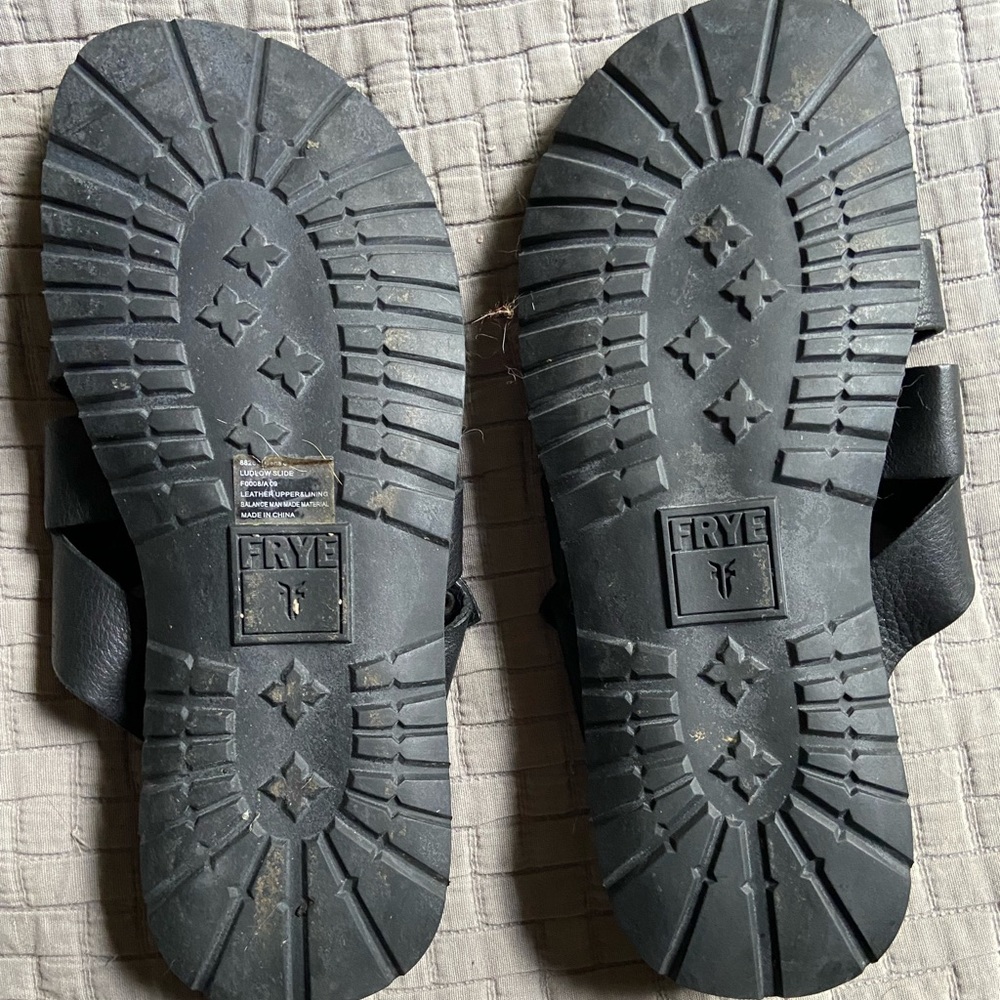 Frye men’s Ludlow slide sandal, black leather, size 8.5. Like new, w/box. - Picture 2 of 4